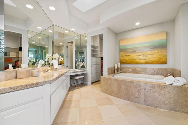 Bathroom, Interior, Recessed Lighting