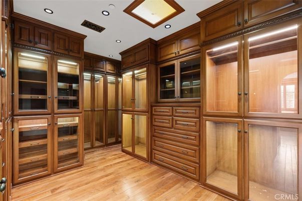 Interior, Recessed Lighting, Walk-in Closets, Wood Texture Flooring