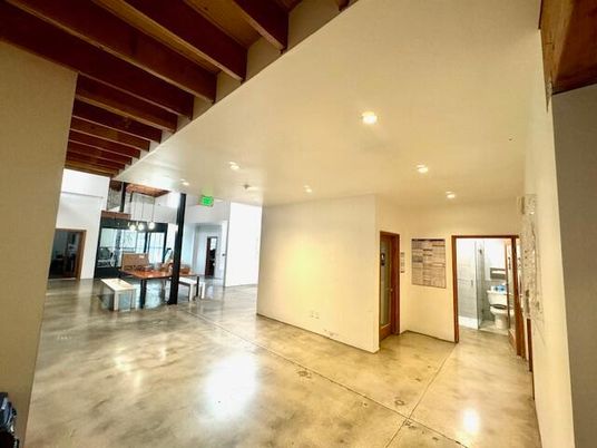 Empty room, Interior, Recessed Lighting, Wooden Beams