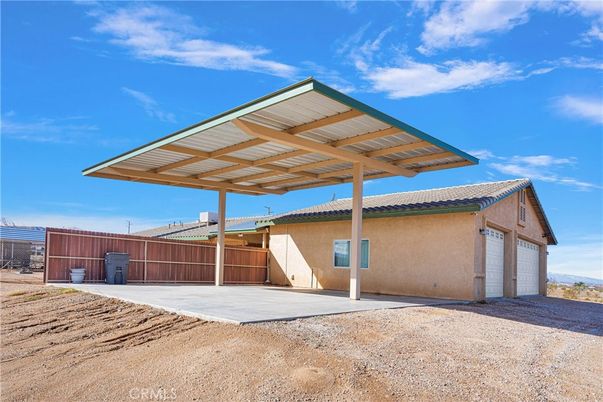 Detached Garage, Exterior
