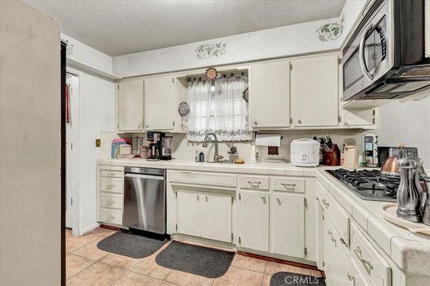 Interior, Kitchen, Tile Countertops