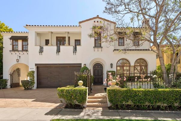 Attached, Exterior, Facade, Spanish Mediterranean