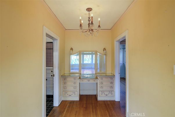 Chandelier, Interior, Wood Texture Flooring