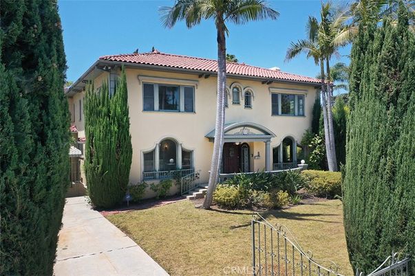 Backyard, Exterior, Facade, Mediterranean