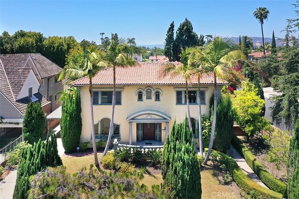 Backyard, Exterior, Facade, Mediterranean