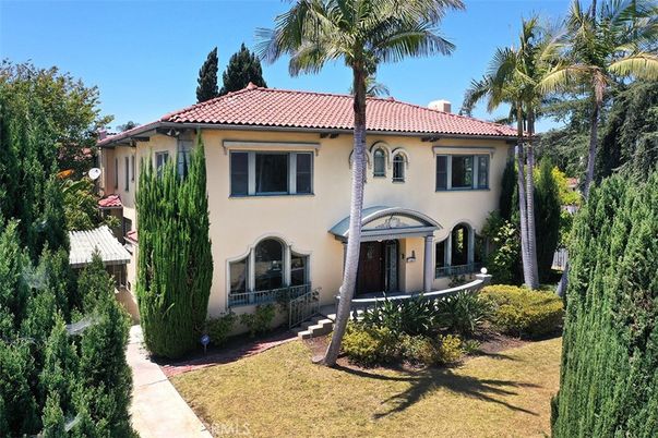 Backyard, Exterior, Facade, Mediterranean