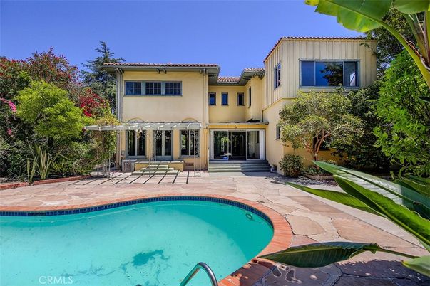 Exterior, Pool