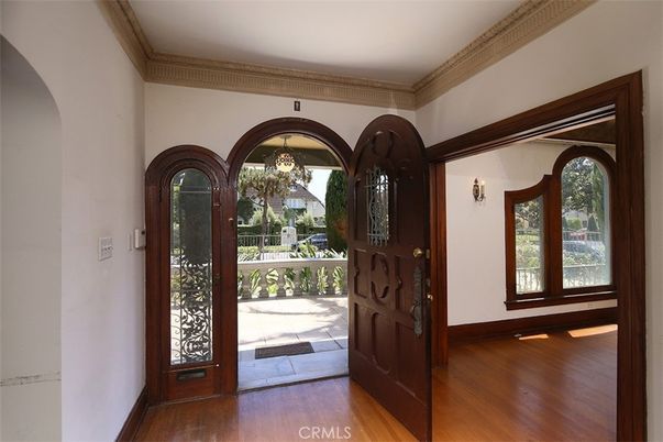 Chandelier, Interior, Wood Texture Flooring