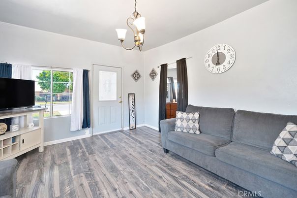Interior, Pendant Lights, Wood Texture Flooring