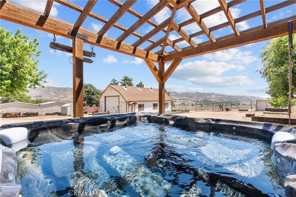 Exterior, Hot Tub, Pool