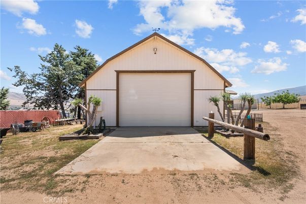 Backyard, Detached Garage, Exterior