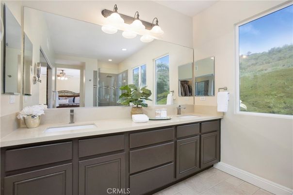 Bathroom, Dual Sink Vanities, Interior, Recessed Lighting