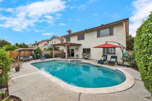 Exterior, Playground, Pool