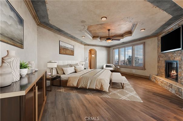 Bedroom, Fireplace, Interior, Recessed Lighting, Wood Texture Flooring