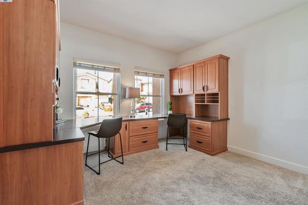 Home Office, Interior
