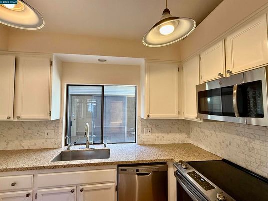 Interior, Kitchen, Pendant Lights, Stainless Steel Appliances