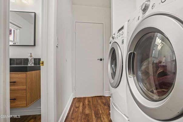 Interior, Utility Closets, Washer, Wood Texture Flooring