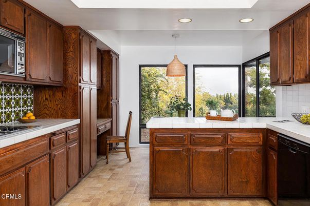 Interior, Kitchen, Pendant Lights, Recessed Lighting, Tile Countertops
