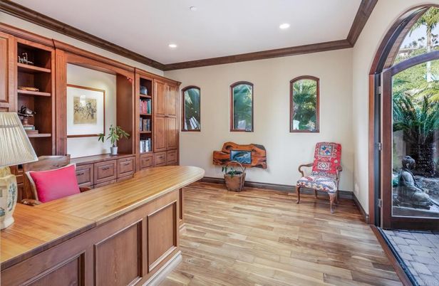 Home Office, Interior, Recessed Lighting, Wood Texture Flooring
