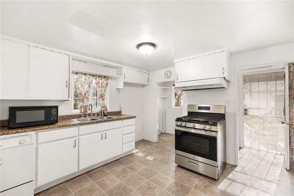 Interior, Kitchen, Stainless Steel Appliances