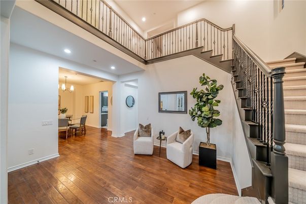 Chandelier, Dining room, Interior, Recessed Lighting, Wood Texture Flooring