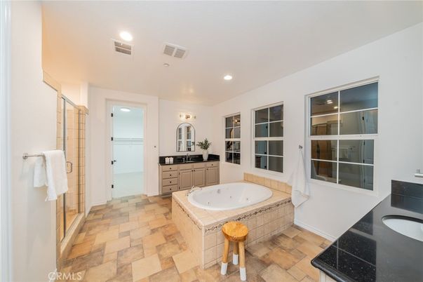 Bathroom, Dual Sink Vanities, Interior, Recessed Lighting