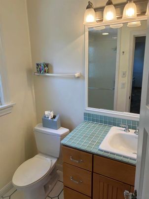 Bathroom, Interior, Tile Countertops