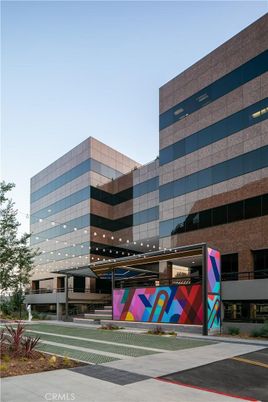 Backyard, Exterior, Facade, Highrise