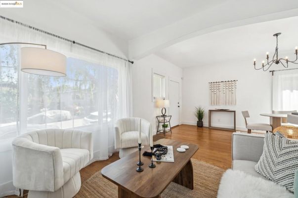 Chandelier, Dining room, Interior, Living room, Wood Texture Flooring