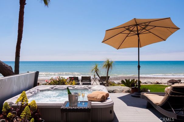 Exterior, Hot Tub, Water