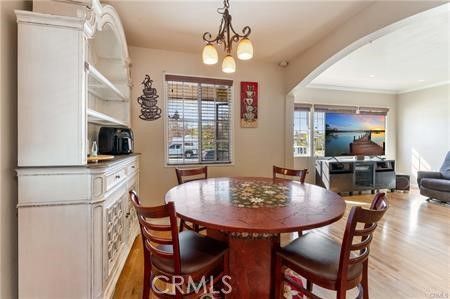 Chandelier, Dining room, Interior, Living room, Recessed Lighting, Wood Texture Flooring
