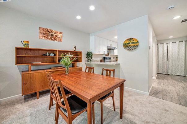 Dining room, Interior, Kitchen, Recessed Lighting, Wood Texture Flooring