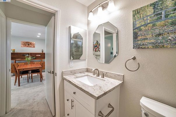 Bathroom, Dining room, Interior, Recessed Lighting