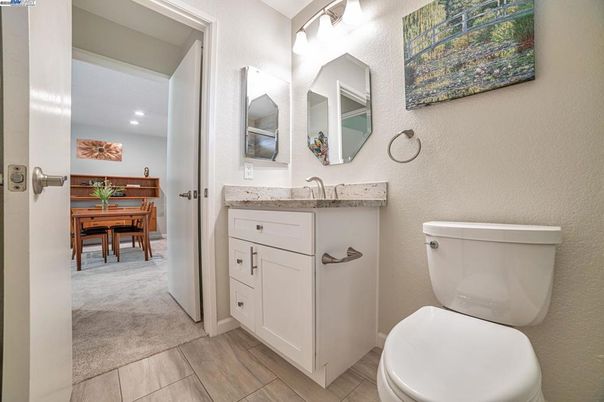 Bathroom, Dining room, Interior, Recessed Lighting