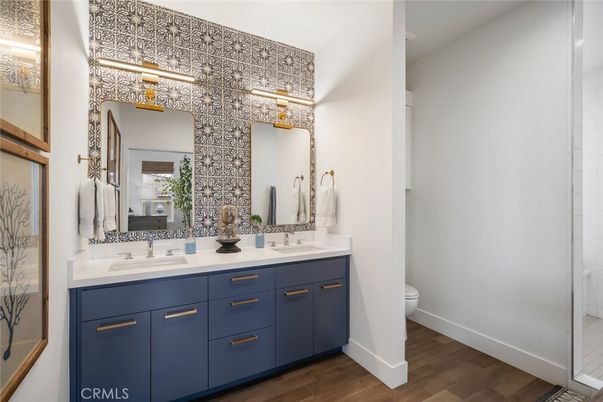 Bathroom, Dual Sink Vanities, Interior, Wood Texture Flooring