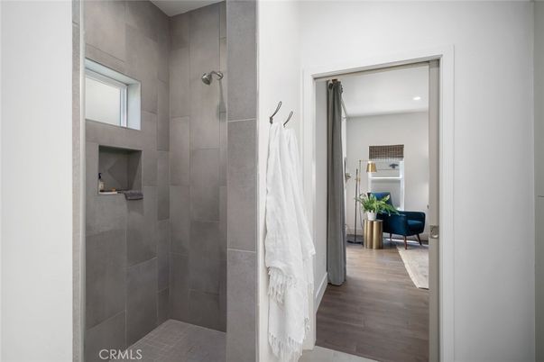 Bathroom, Interior, Recessed Lighting, Wood Texture Flooring