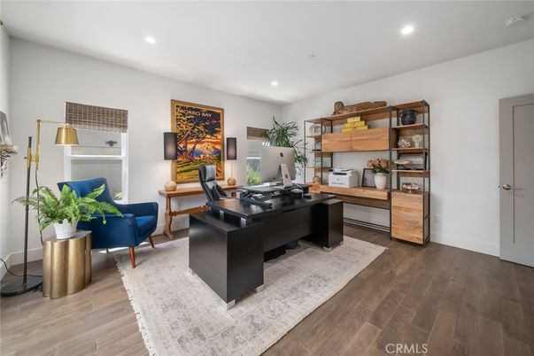 Home Office, Interior, Recessed Lighting, Wood Texture Flooring