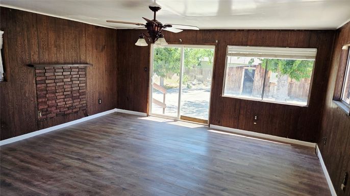 Empty room, Interior, Wood Texture Flooring, Wooden Walls