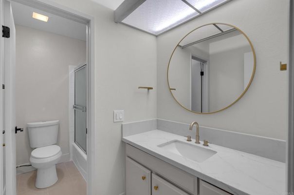 Bathroom, Interior, Recessed Lighting