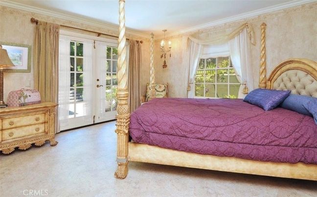 Bedroom, Chandelier, Interior, Pendant Lights