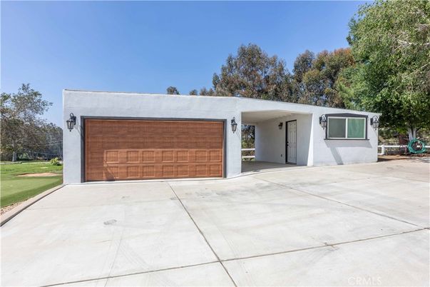 Attached, Exterior, Facade, Modern