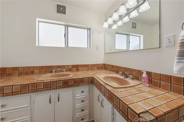 Bathroom, Interior, Tile Countertops