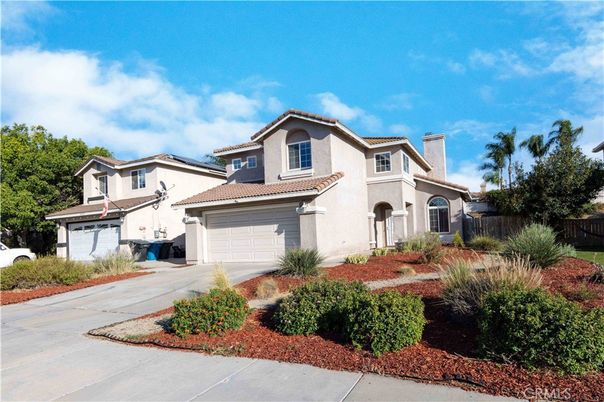 Attached, Exterior, Facade, Mediterranean