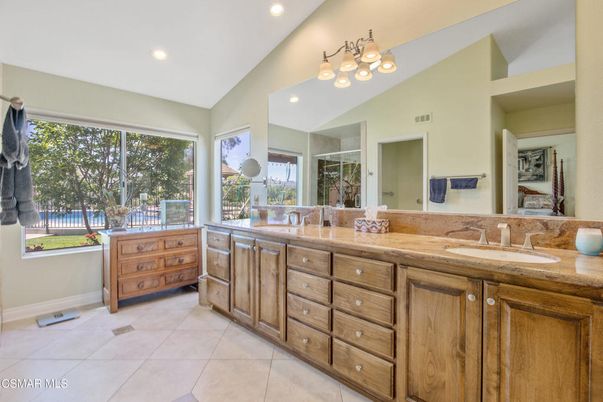 Bathroom, Dual Sink Vanities, Interior, Recessed Lighting