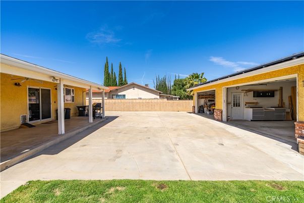 Backyard, Exterior