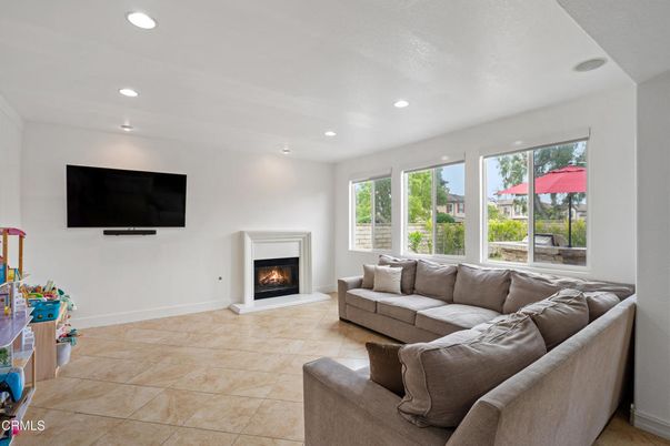 Fireplace, Interior, Living room, Recessed Lighting