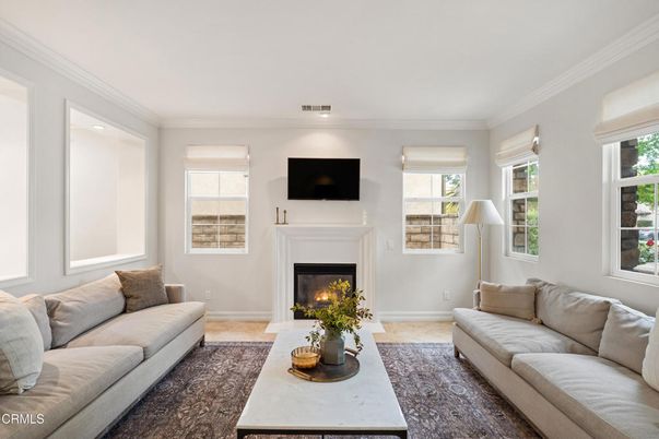 Fireplace, Interior, Living room, Recessed Lighting
