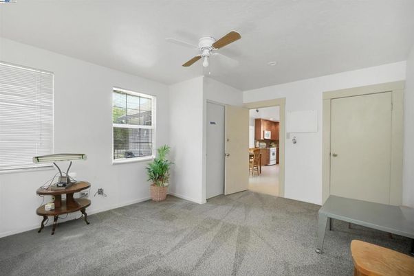 Empty room, Interior, Kitchen