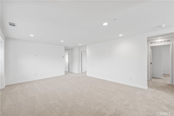 Empty room, Interior, Recessed Lighting