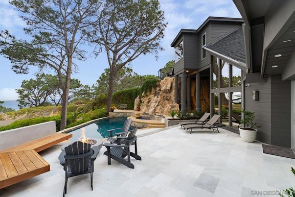 Exterior, Pool, Water